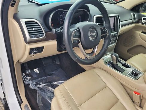 Used 2018 Jeep Grand Cherokee Limited w/ Trailer Tow Group IV image 12