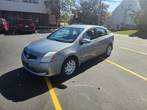 Used 2010 Nissan Sentra 2.0 S w/ Convenience Pkg image 4