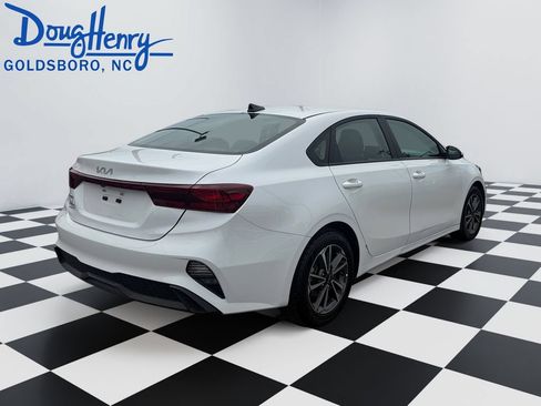 Used 2024 Kia Forte LXS FWD image 5