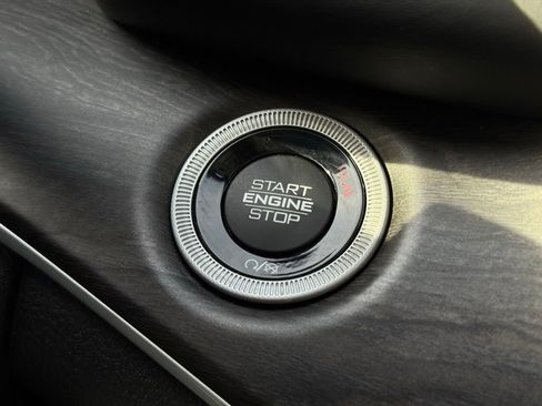 Used 2022 Jeep Grand Cherokee Limited 4xe image 44