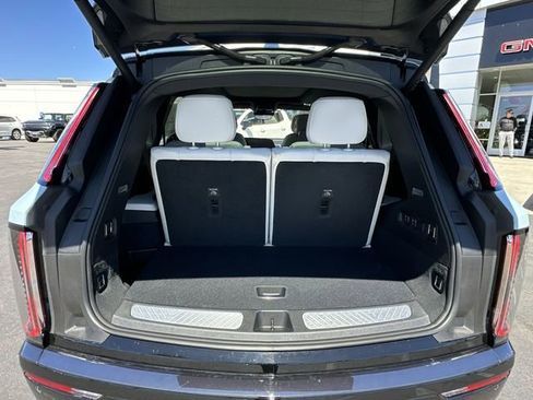 New 2026 Cadillac Vistiq Sport image 27