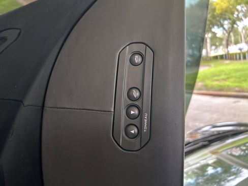 Used 2020 McLaren 570S Spider image 32