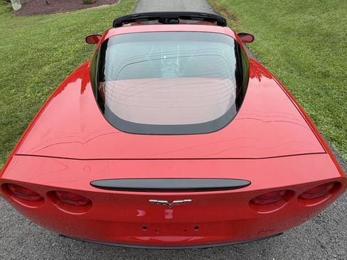 Used 2007 Chevrolet Corvette Coupe w/ Preferred Equipment Group RWD image 6