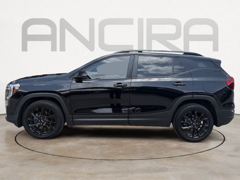 Used 2023 GMC Terrain SLE w/ Driver Convenience Package FWD image 7