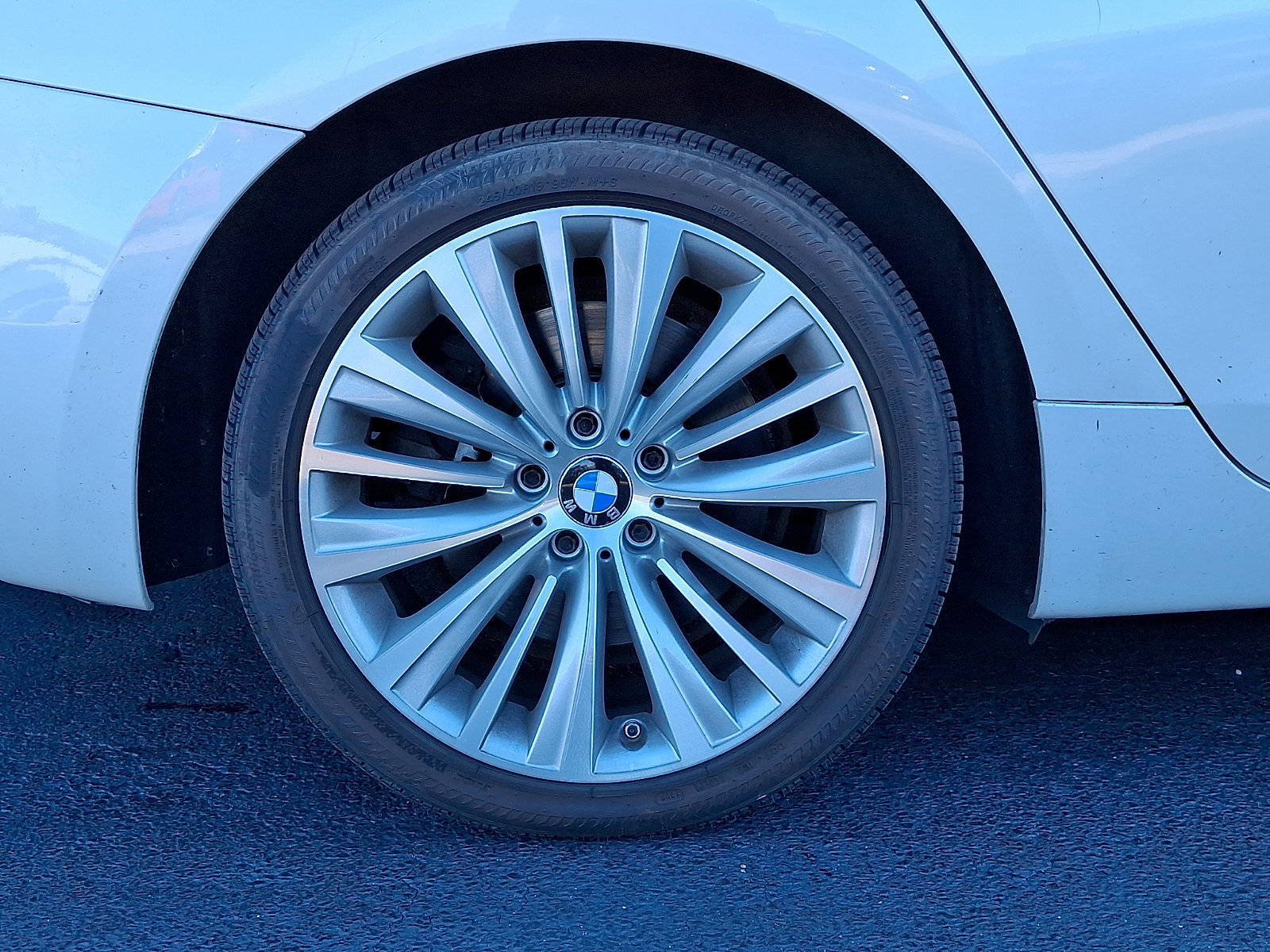 Used 2015 BMW 535i Gran Turismo xDrive AWD/4WD image 13