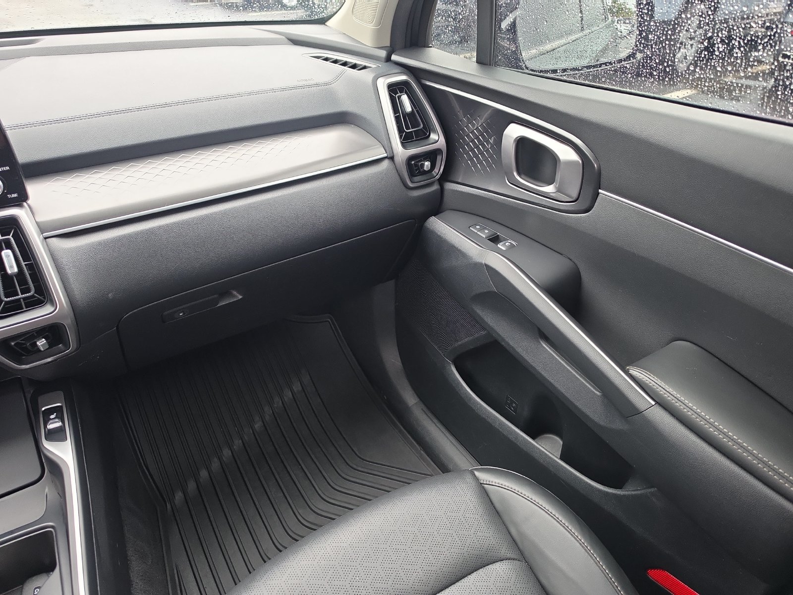 Used 2022 Kia Sorento S w/ Panoramic Sunroof Package FWD image 12