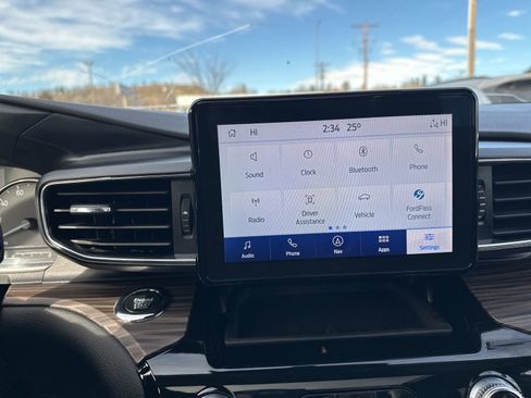 Used 2022 Ford Explorer Limited w/ Equipment Group 301A image 58