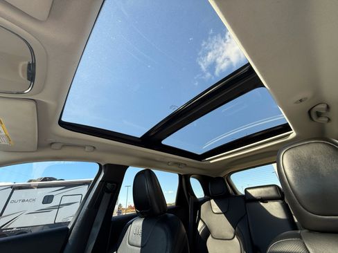 Used 2021 Jeep Cherokee Limited image 21