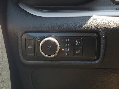 Used 2023 Ford Explorer XLT w/ Equipment Group 202A RWD image 36