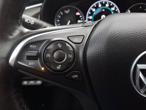 Used 2019 Buick Envision Premium AWD/4WD image 23