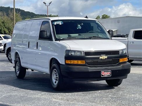 Certified 2025 Chevrolet Express 2500 w/ Driver Convenience Package image 8