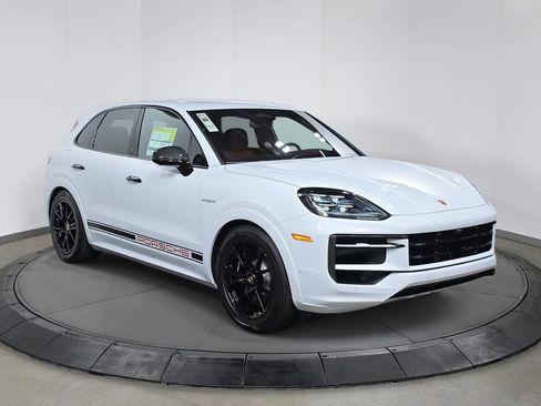 New 2026 Porsche Cayenne E-Hybrid image 9