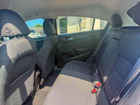 Used 2017 Chevrolet Cruze LT FWD image 6