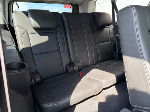 Used 2019 GMC Yukon XL SLT w/ Open Road Package AWD/4WD image 17