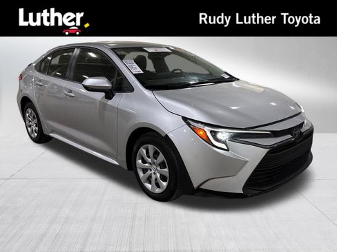Used 2023 Toyota Corolla LE FWD image 1