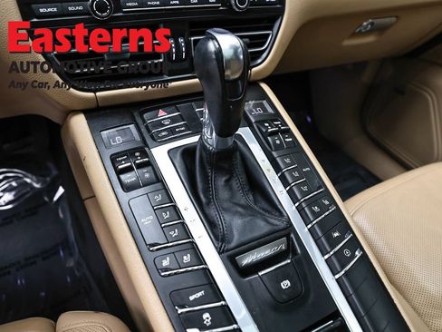 Used 2021 Porsche Macan AWD/4WD image 13