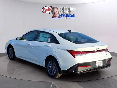New 2026 Hyundai Elantra Blue image 3