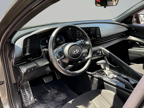 Used 2025 Hyundai Elantra Sport FWD image 20