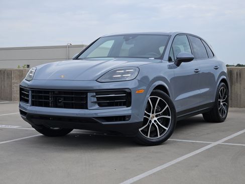 Used 2025 Porsche Cayenne AWD/4WD image 1