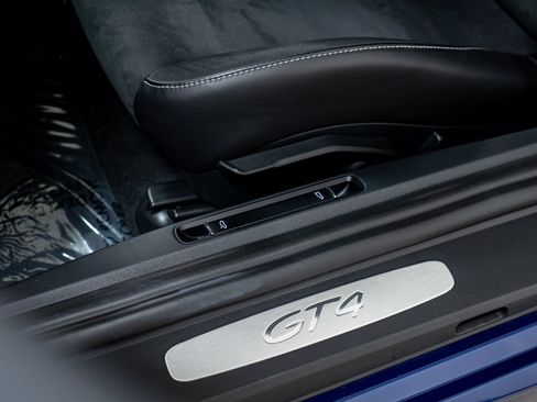 Certified 2021 Porsche 718 Cayman GT4 RWD image 17