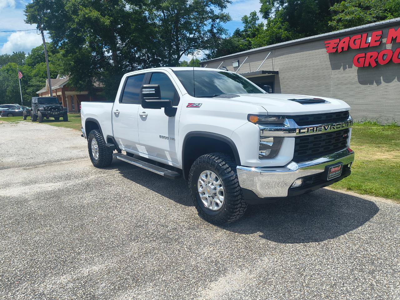 Used 2023 Chevrolet Silverado 2500 LT w/ Convenience Package AWD/4WD image 2