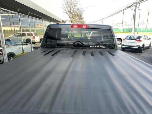 Used 2017 RAM 1500 Express image 23