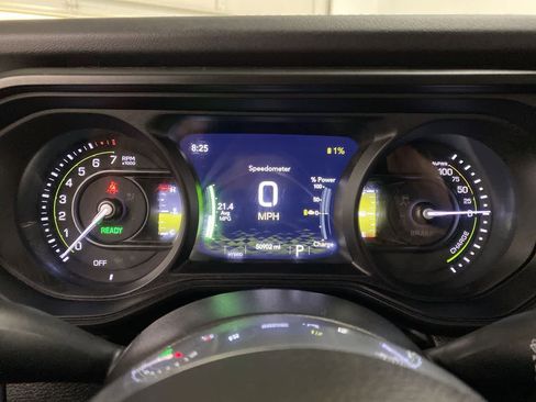 Used 2024 Jeep Wrangler Sahara AWD/4WD image 27