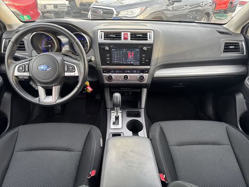 Used 2017 Subaru Outback 2.5i Premium image 10