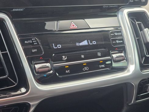 Certified 2023 Kia Sorento SX Prestige AWD/4WD image 30