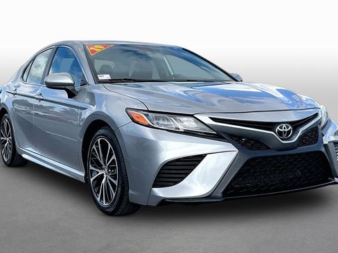 Used 2019 Toyota Camry SE image 10