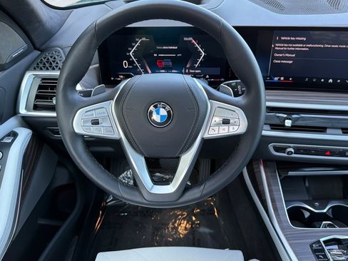 Used 2025 BMW X7 xDrive40i AWD/4WD image 18