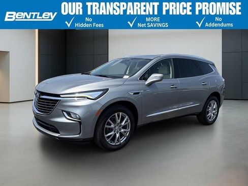 Used 2023 Buick Enclave Essence w/ Experience Buick Package FWD image 1