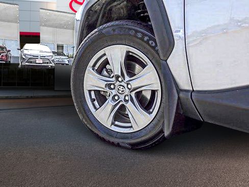 Used 2023 Toyota RAV4 LE AWD/4WD image 9