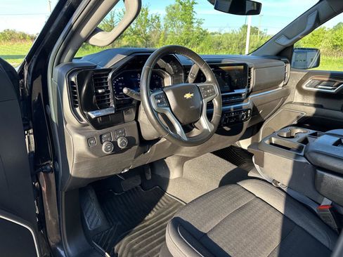 Used 2025 Chevrolet Silverado 1500 LT w/ Work Truck Package AWD/4WD image 19