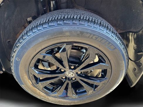 Used 2025 Toyota RAV4 SE image 22