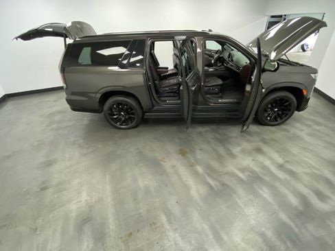 Used 2021 Cadillac Escalade ESV Sport Platinum w/ LPO, ONYX Package image 53