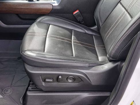 Used 2022 Chevrolet Silverado 1500 High Country w/ Technology Package image 20