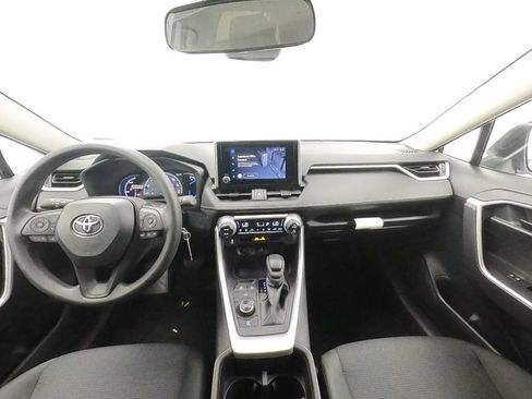 Used 2024 Toyota RAV4 LE AWD/4WD image 22