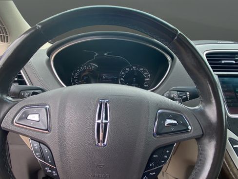Used 2016 Lincoln MKX Reserve w/ Driver Assistance Package AWD/4WD image 16