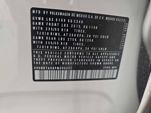 Used 2023 Volkswagen Tiguan SE w/ Panoramic Sunroof Package FWD image 15