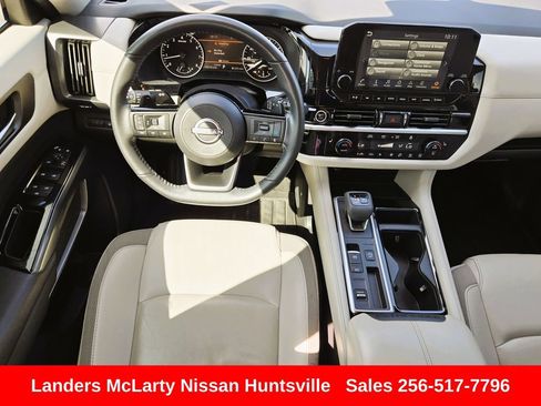 Used 2023 Nissan Pathfinder SL w/ SL Premium Package FWD image 16