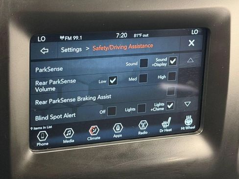 Used 2020 Jeep Cherokee Latitude Plus FWD image 30