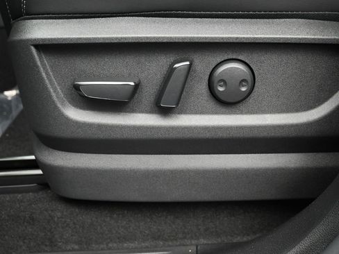 New 2025 Nissan Armada SL w/ Captain's Chari Seat Package RWD image 12
