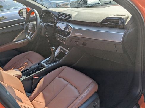Used 2025 Audi Q3 2.0T Premium image 17