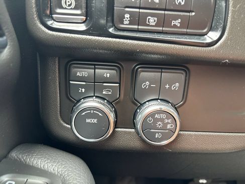 Certified 2025 GMC Yukon Denali AWD/4WD image 22