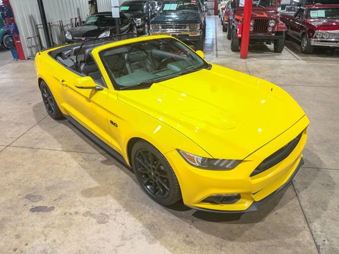 Used 2016 Ford Mustang GT Premium w/ Equipment Group 401A RWD image 14