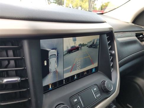 Used 2021 GMC Acadia Denali w/ Denali Technology Package image 29