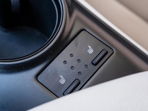 Used 2019 Toyota Camry LE image 21