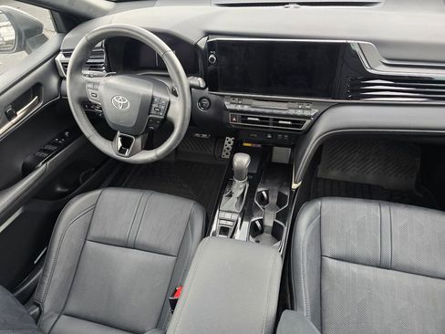 Used 2025 Toyota Camry XSE AWD/4WD image 16