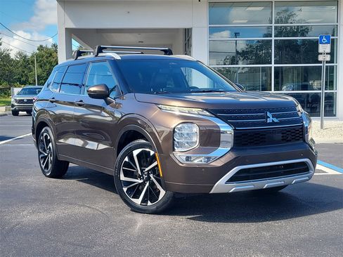 Used 2022 Mitsubishi Outlander SEL image 2